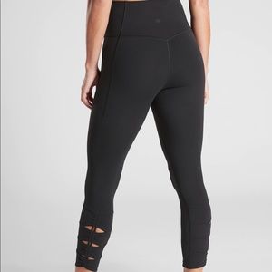 ATHLETA SALUTATION STASH POCKET II 7/8 TIGHT